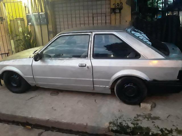 Vendo um carro Escort roobe ano 96 cht - Foto 2