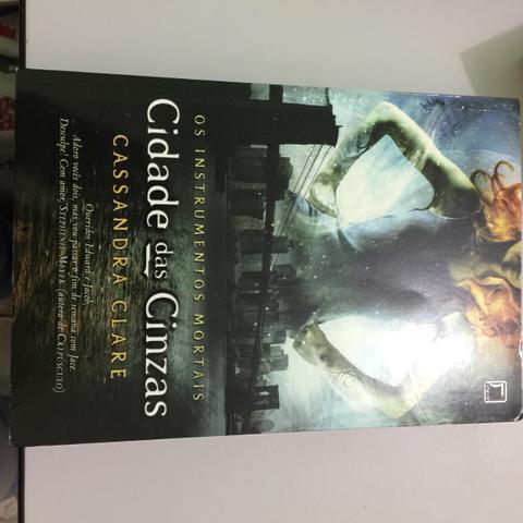 Serie de livros Instrumentos Mortais