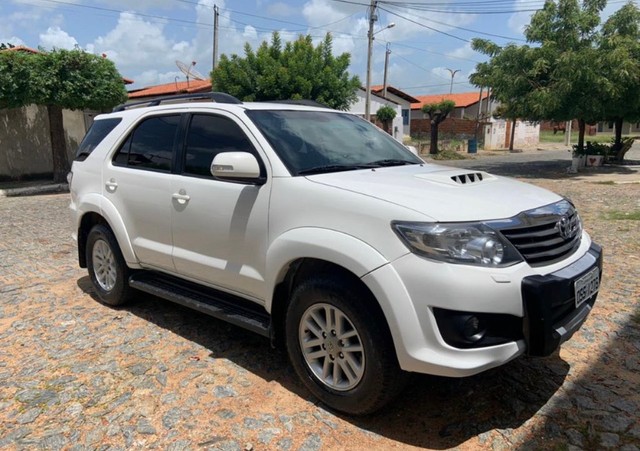 HILUX SW4 2014