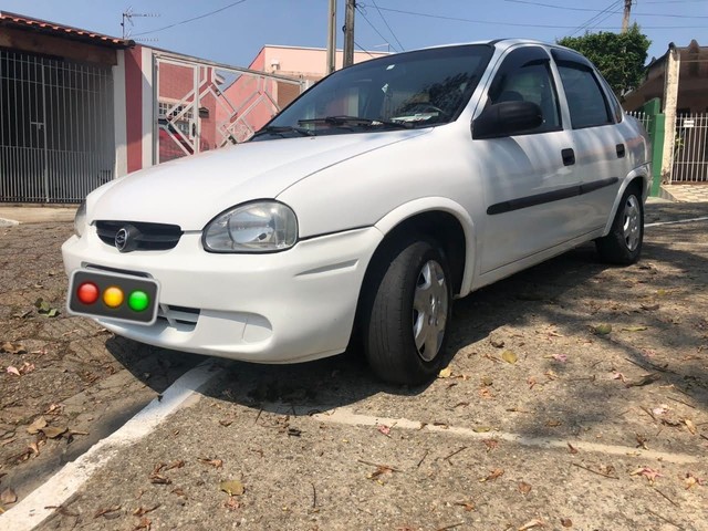 comprar Chevrolet Corsa Hatch em Jacareí - SP