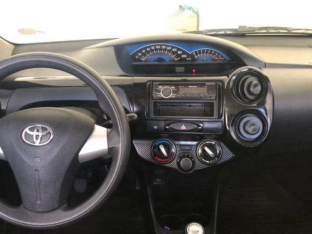 TOYOTA ETIOS X 2013.