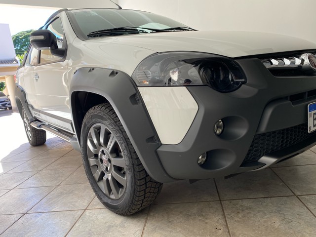 FIAT STRADA ADVENTURE CABINE DUPLA 1.8