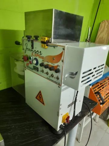 Máquina de salgados e doces 