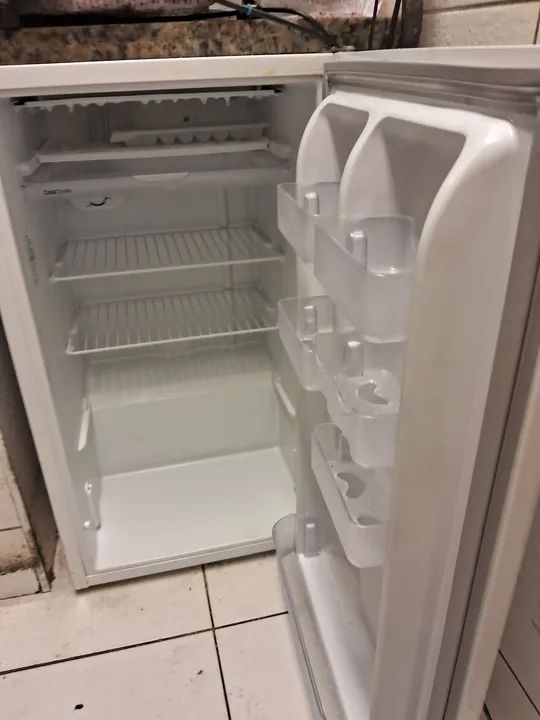 Eletrolux Refrigerador ELUX 122LITROS 127 V - Foto 3