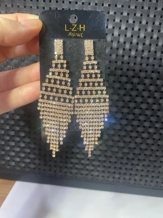 Brinco Dourado com Strass  - Foto 3