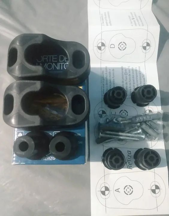 Suporte de Parede para TV -  Corte de Monito - Novo