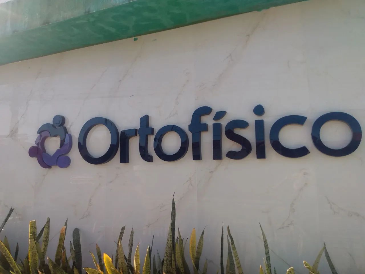 Comunicação em placas acrílico e acm fachadas - Foto 3