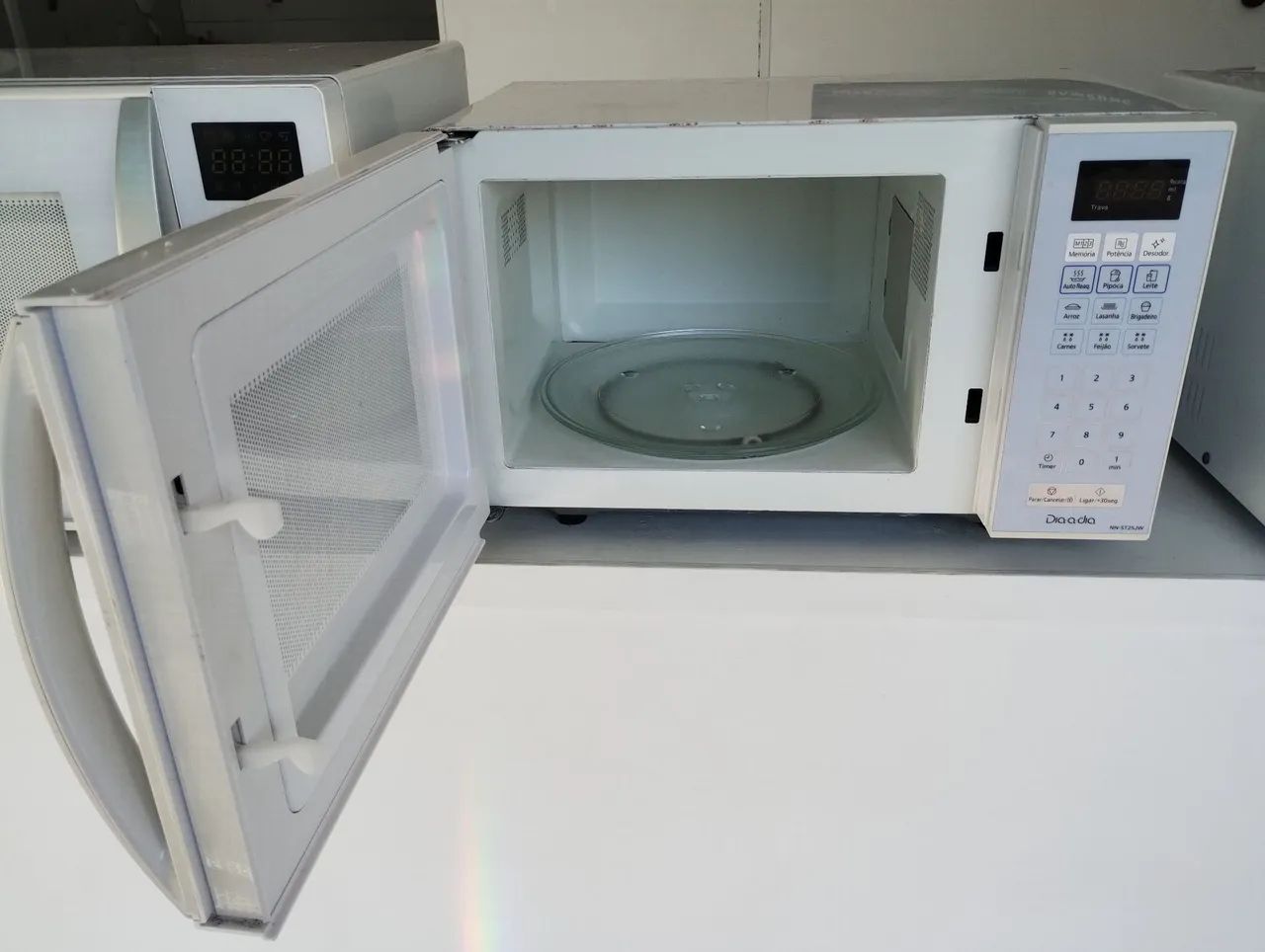 Microondas Panasonic 20 litros  - Foto 2