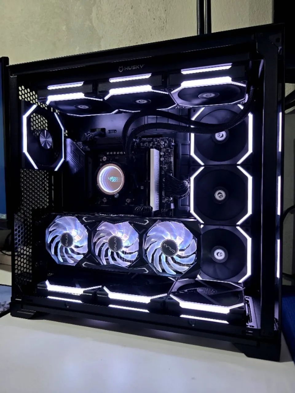 Pc Gamer Ryzen 7 9800X3D, B650 MSI, RTX 3080 Galax, 16GB 6000MHz, NVME 512GB Gen 4