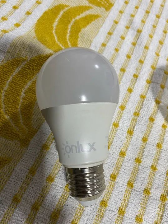 Vendo 5 lâmpadas de Led bulbo onlux bivolt - Foto 6