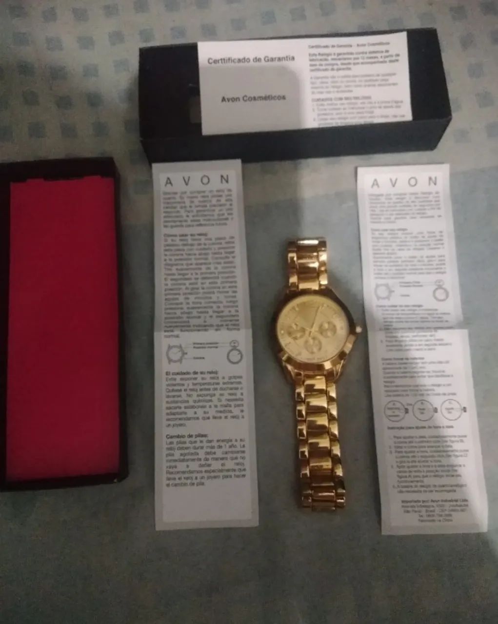 Relógio de pulso dourado Avon muito novo