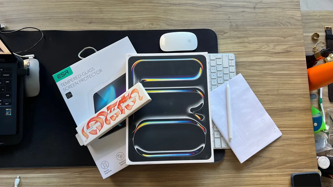 iPad Pro 13" + Apple Pencil + Película ESR + capa + mouse + teclado