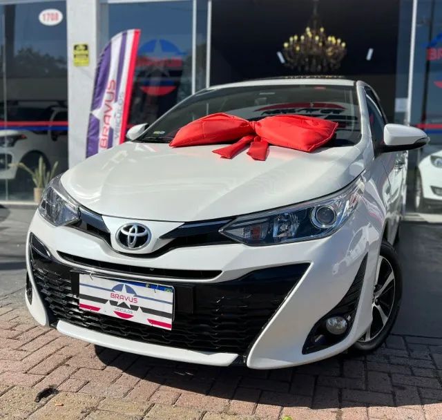 **TOYOTA YARIS XLS 1.5 Flex  Aut o Top da categoria com Teto solar**