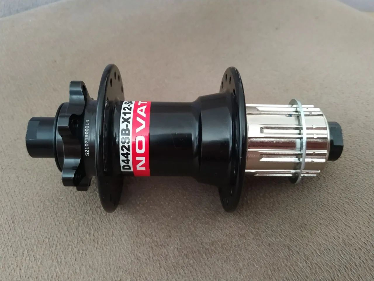 Cubo Traseiro Novatec 12x142mm - Novo