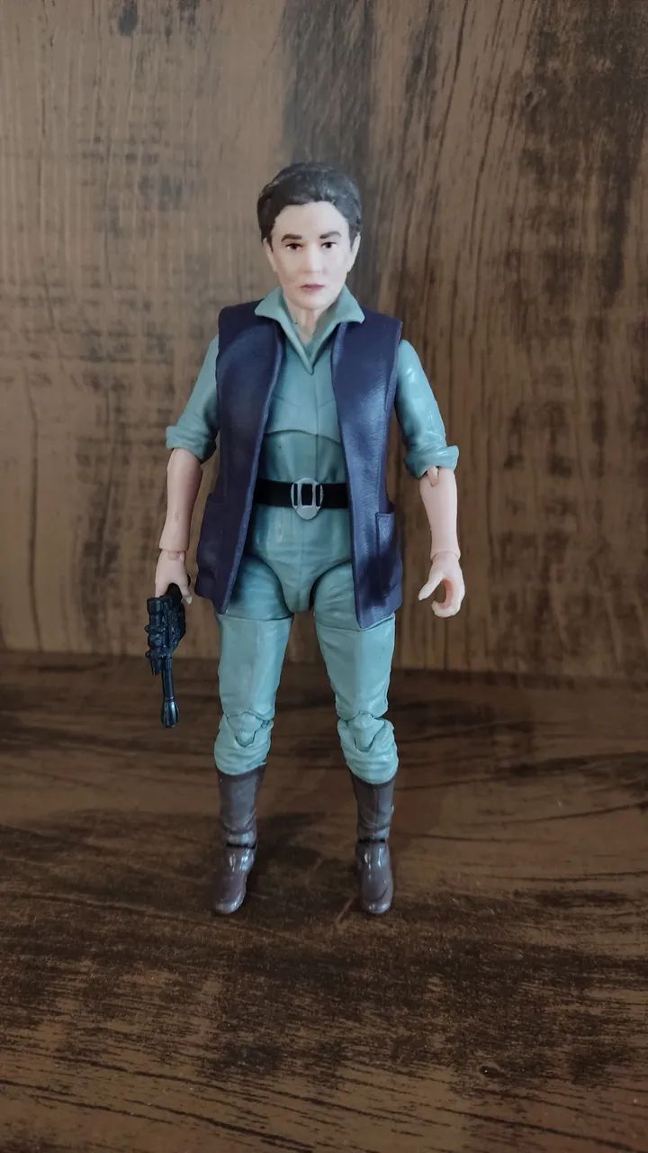 Action Figure Princesa Leia versão mais velha - Star Wars