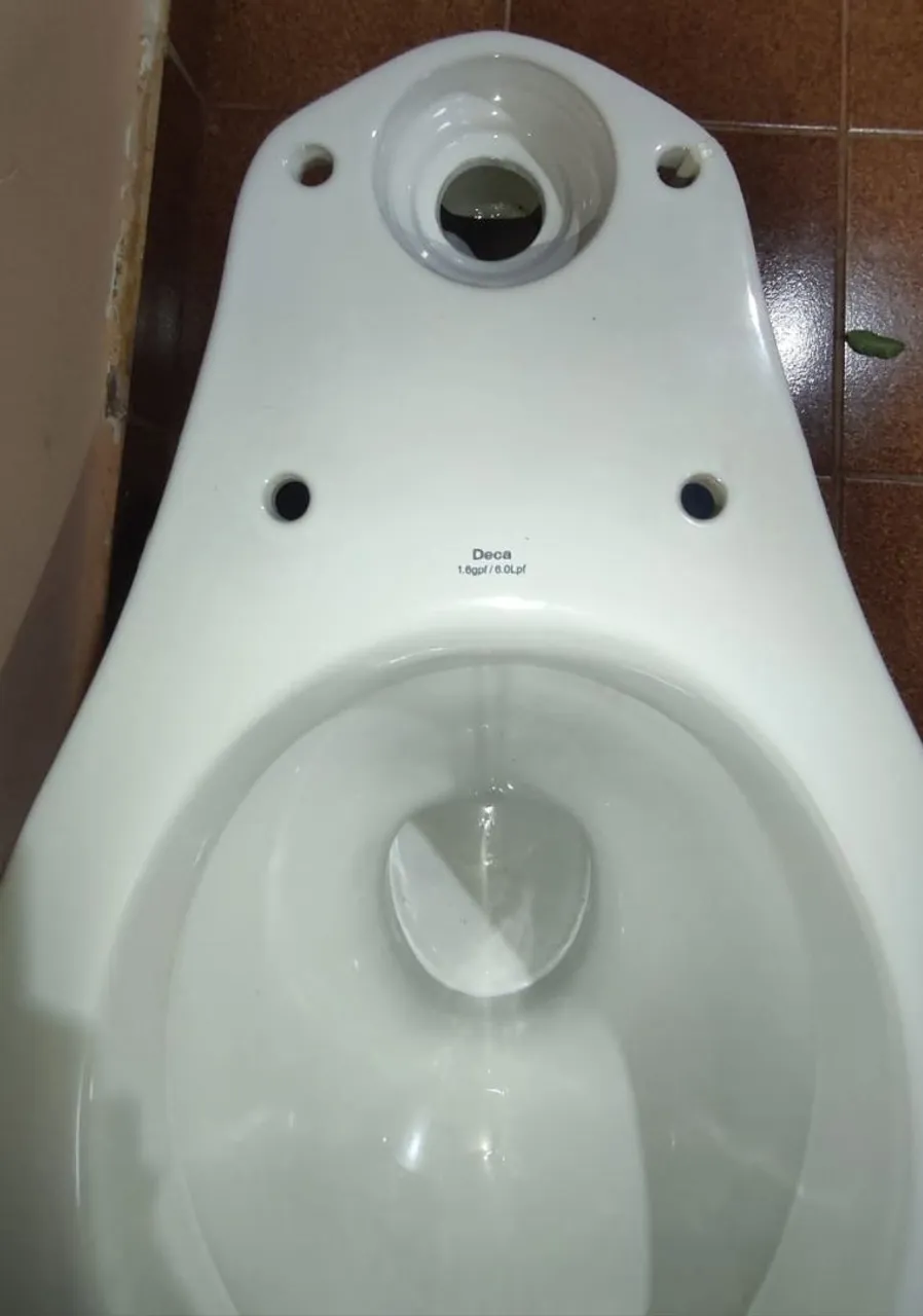 Vaso sanitário com caixa acoplada Deca