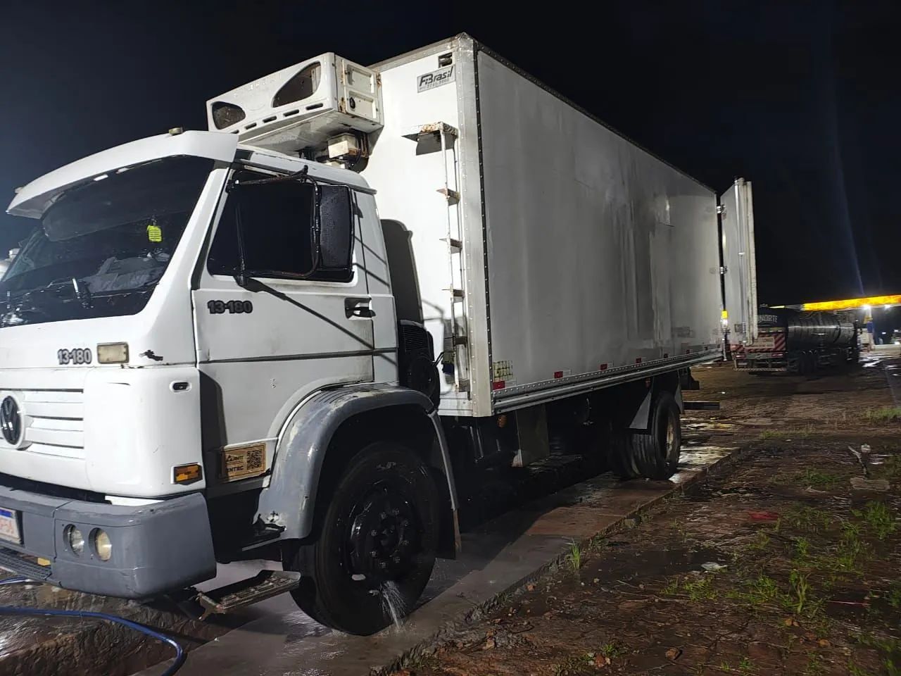 Vende-se caminhão 155 mil  - Foto 2