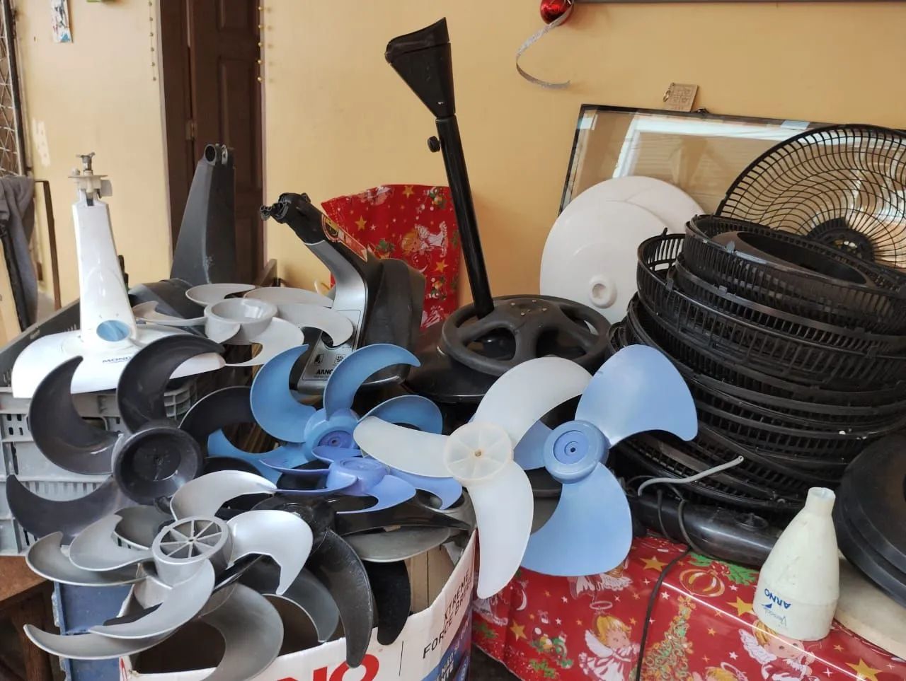 VENDO LOTES DE DE PEÇAS DE VENTILADOR  - Foto 2