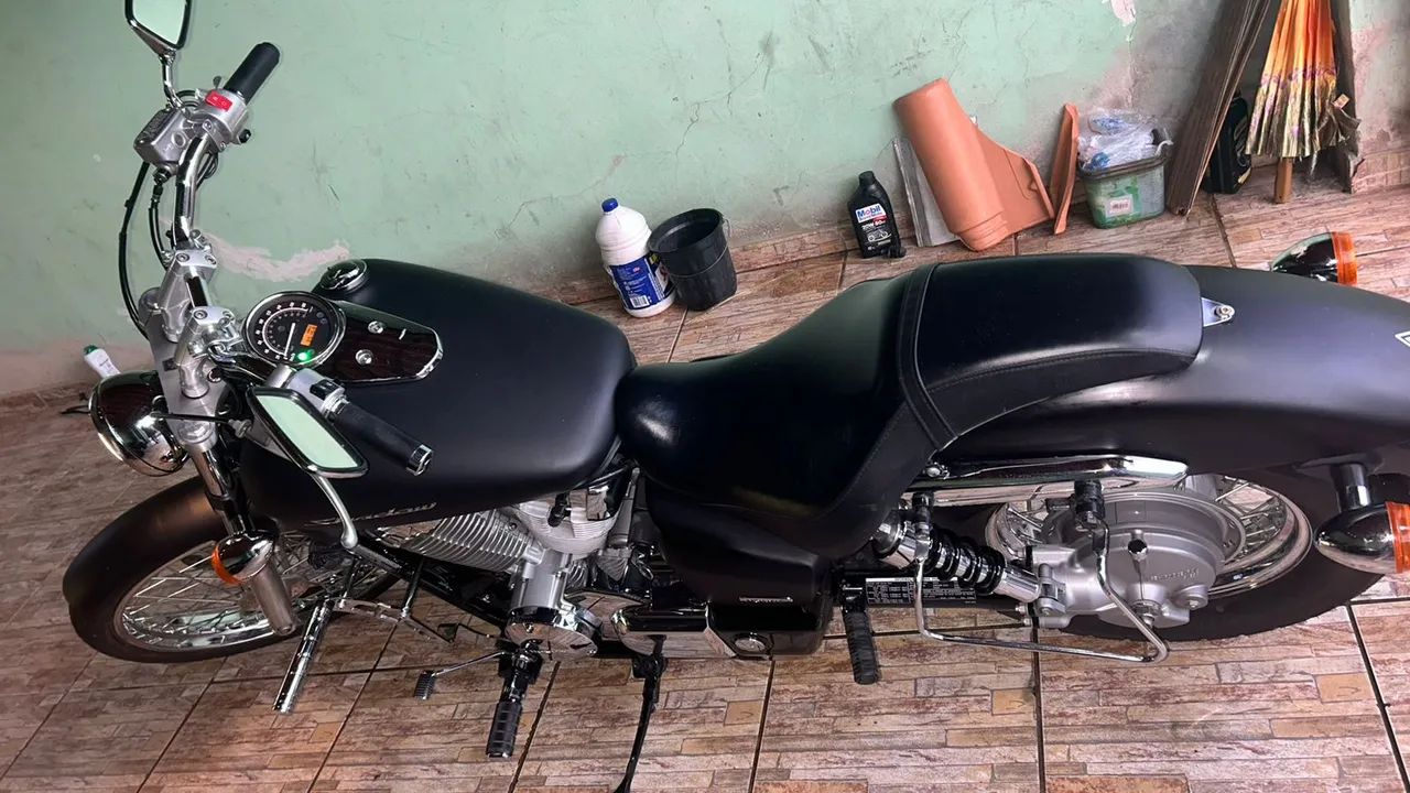 Vendo Shadow 750, ano 2013, valor 42 mil
