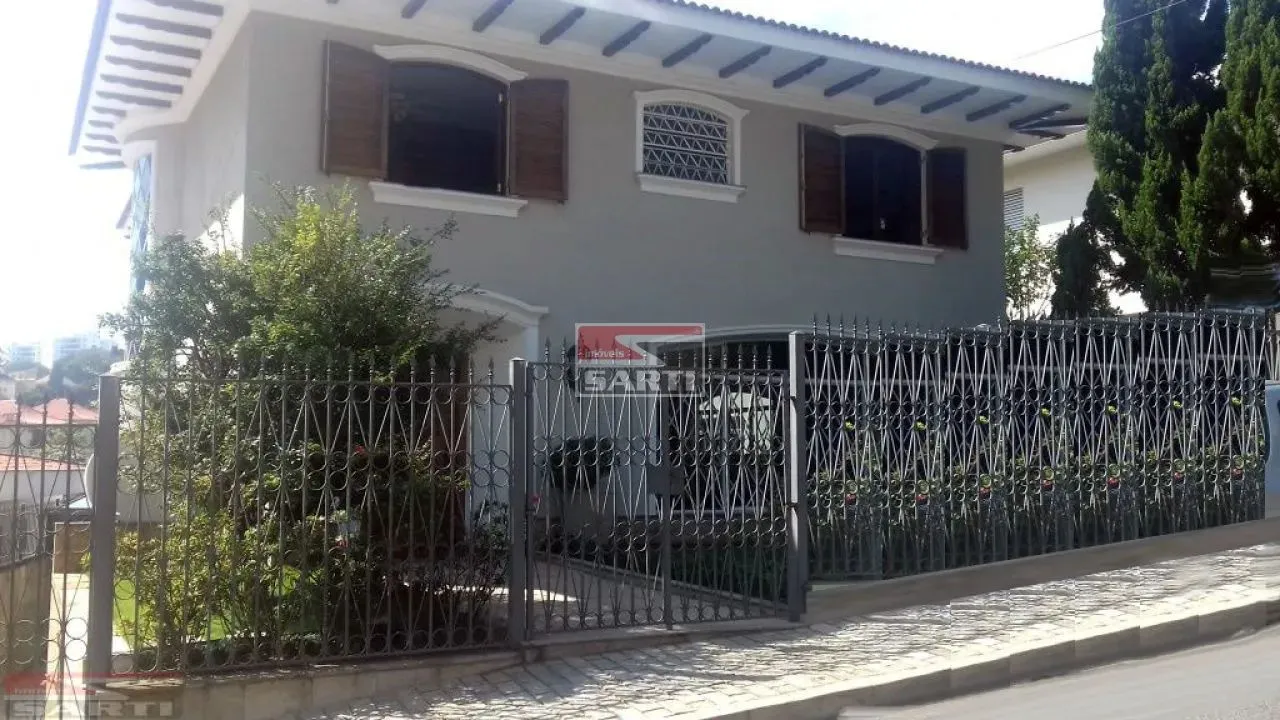 LINDA RESIDÊNCIA COM PISCINA , 4 DORMITÓRIOS 7 VAGAS DE GARAGEM