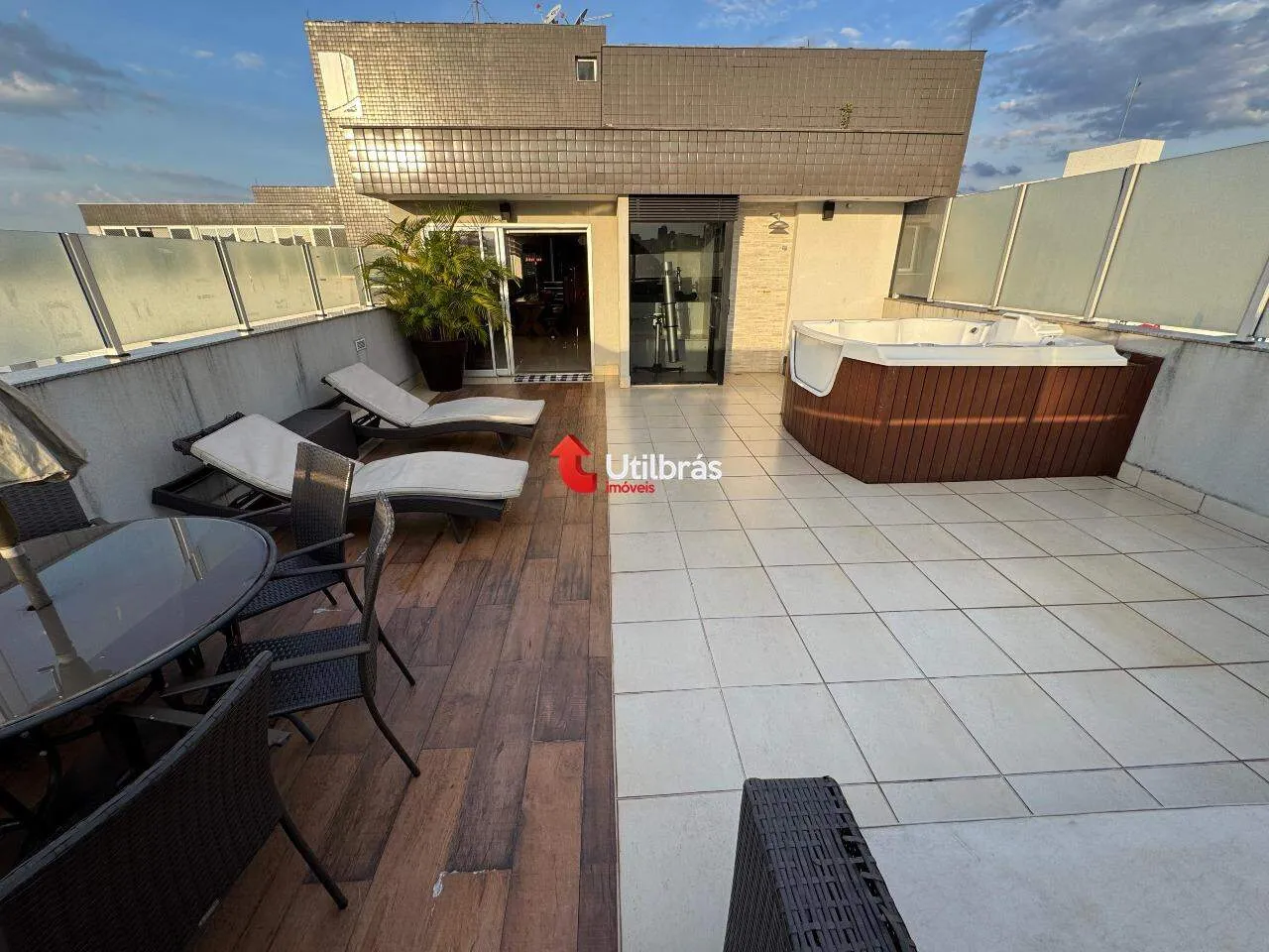 Cobertura à venda, 5 quartos, 2 suítes, 4 vagas, Santa Tereza - Belo Horizonte/MG