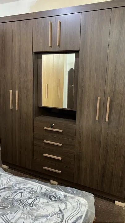 Guarda Roupa Com Espelho Novo 
