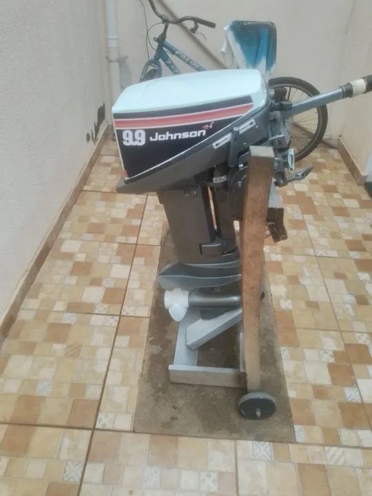 Motor de Popa Johnson 9.9 HP