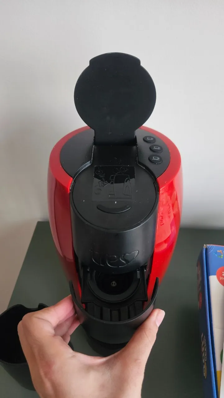 Cafeteira cápsula três corações
