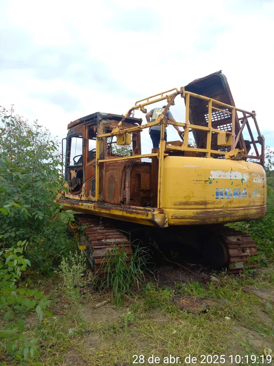 Escavadeira Komatsu Pc 200 ano 2016 - Foto 4