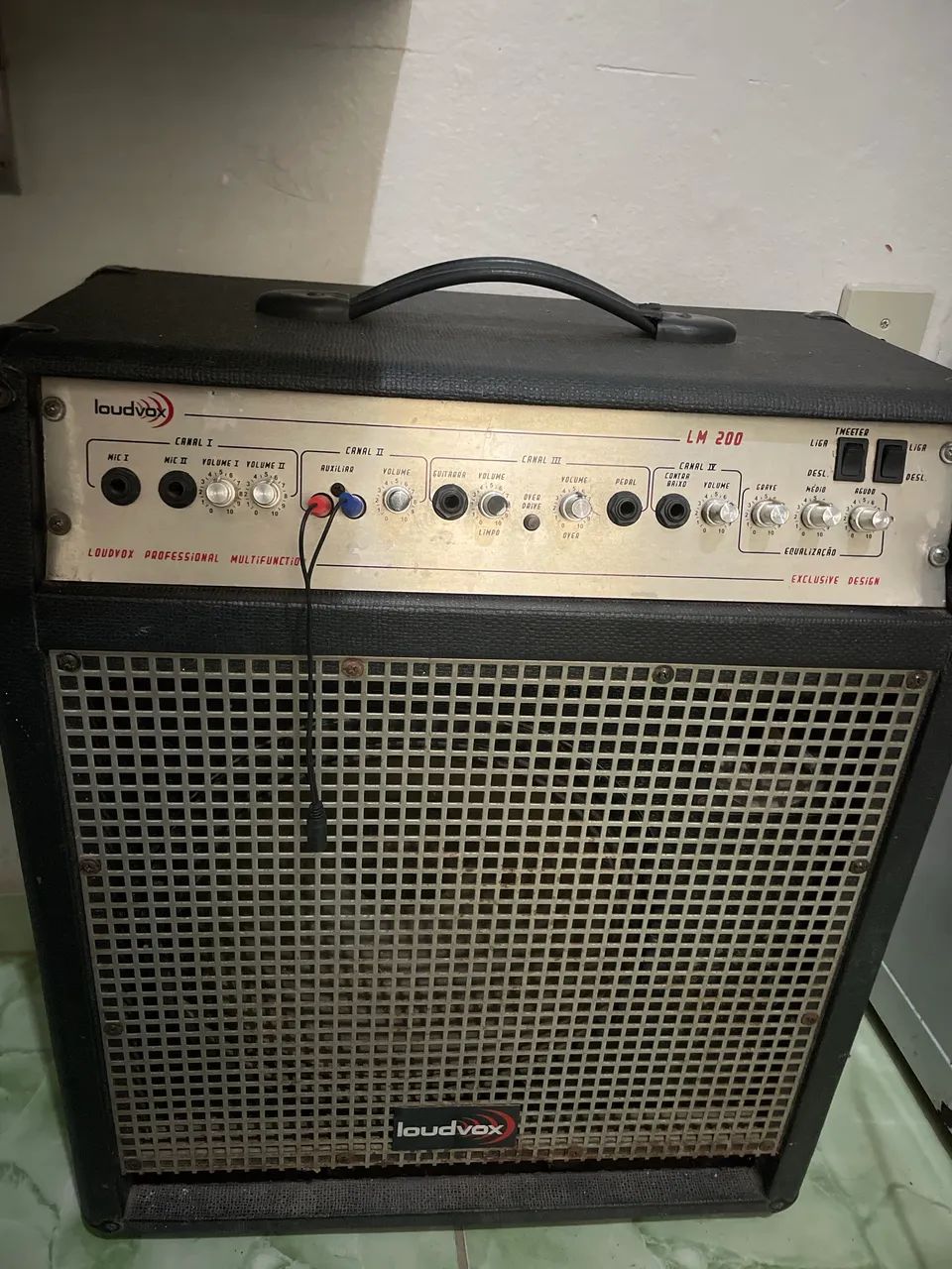 Caixa amplificada profissional Loudvox LM 200. - Foto 2