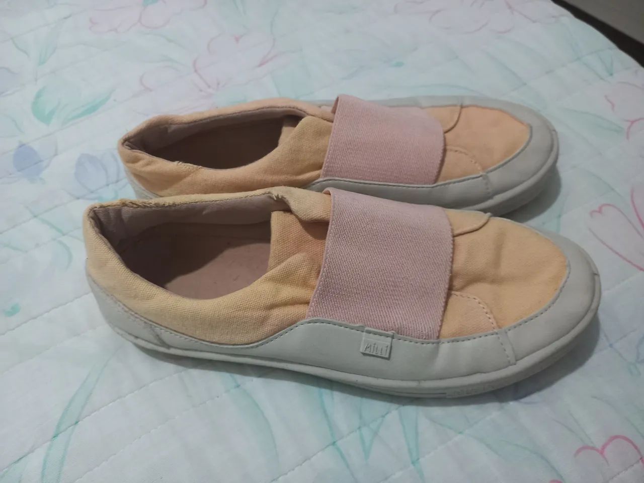 Tênis Casual Feminino Bege e Rosa - Foto 4