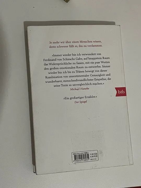 Livro em alemão  Strafe - Ferdinand von Schirach - Foto 4