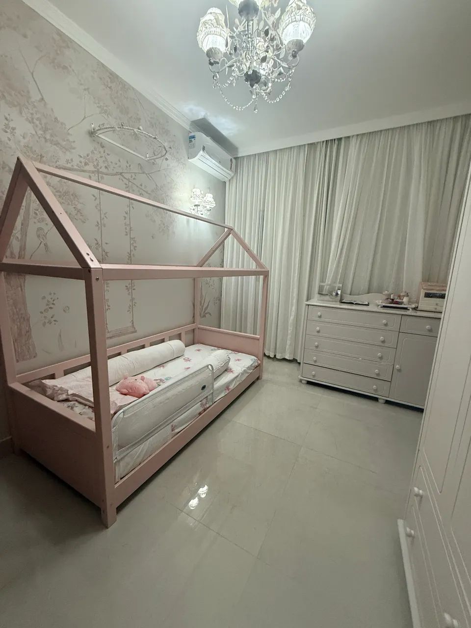 Cama madeira laqueada rosa Montessoriana casinha menina  - Foto 3