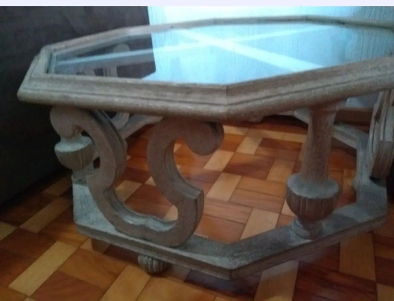 Mesa de centro em madeira com tampo de vidro - Foto 2