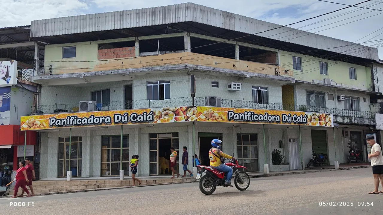 VENDO ESTE PRÉDIO EM TEFÉ