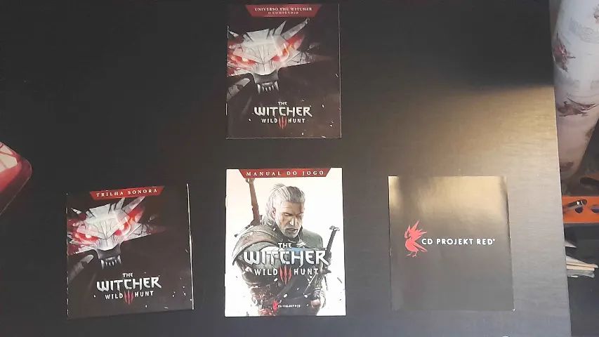 Jogo The Witcher 3: The Wild Hunt para Plastation 4 + com itens bônus - Foto 4