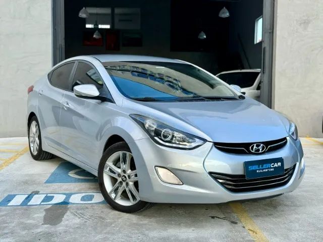 Hyundai Elantra GLS 1.8 2012 automático + couro - revisado
