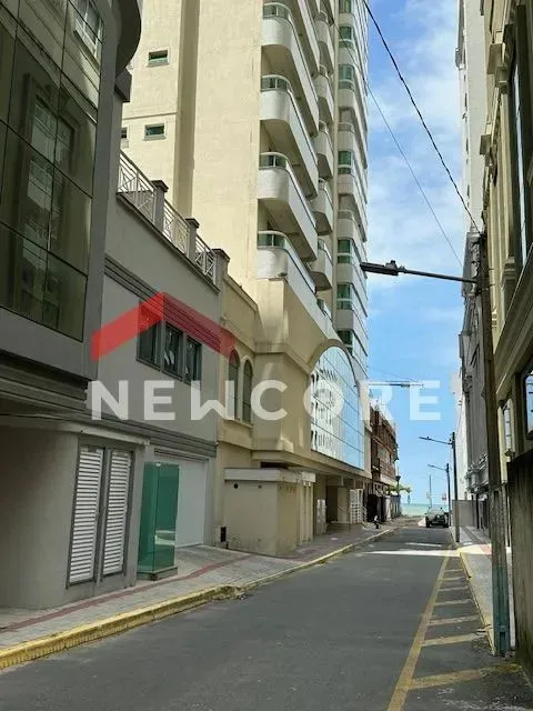 Apartamento em Rua 313 B - Meia Praia - Itapema/SC