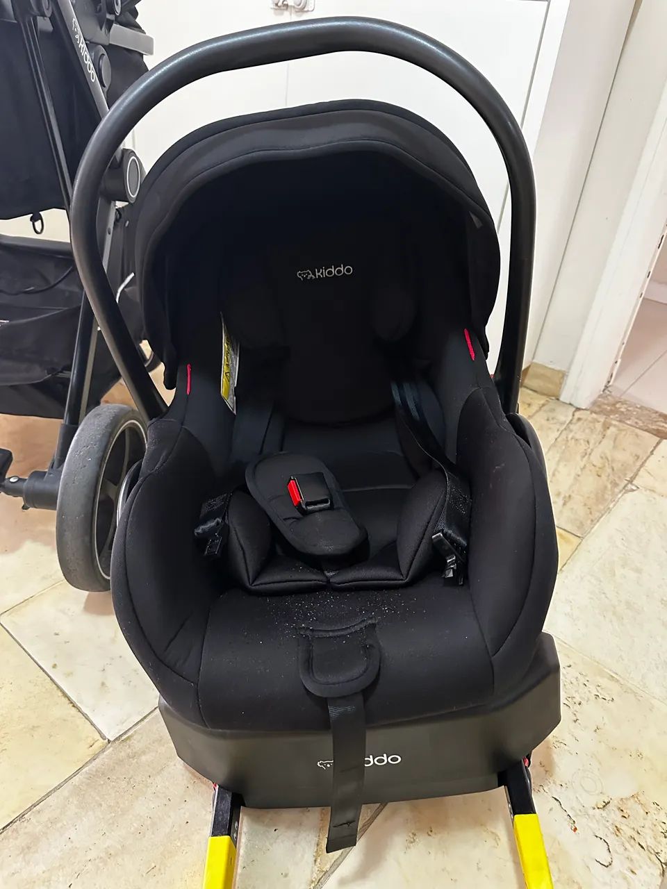 carrinho de bebê e bebê conforto com isofix  - Foto 5