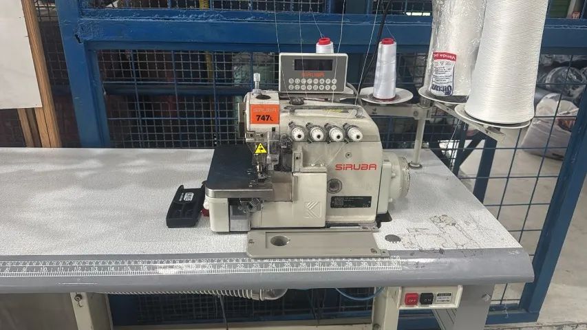 Lote de Maquinas Siruba eletronica e semi eletronica - Foto 4