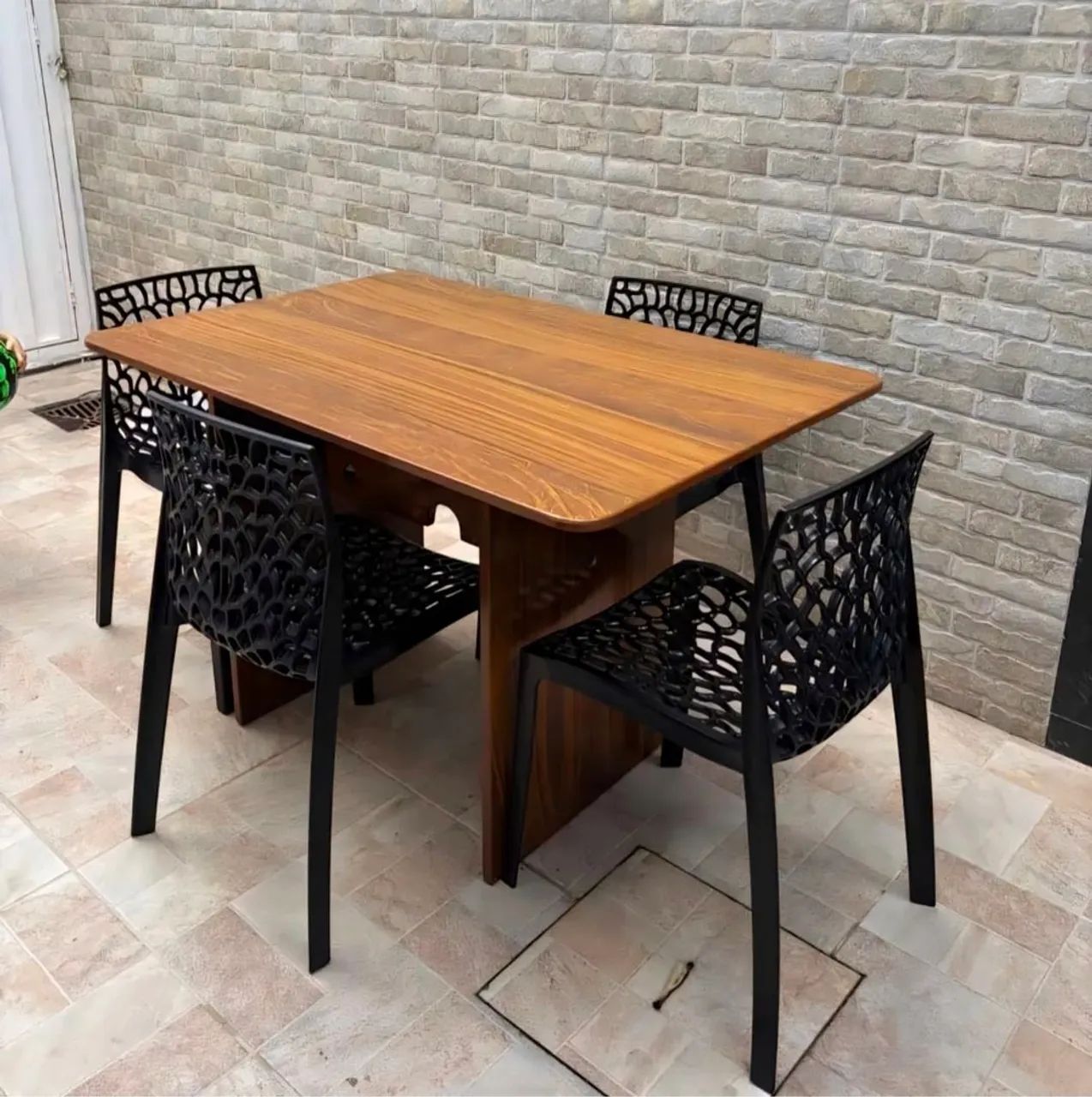 Mesa e cadeiras  - Foto 2