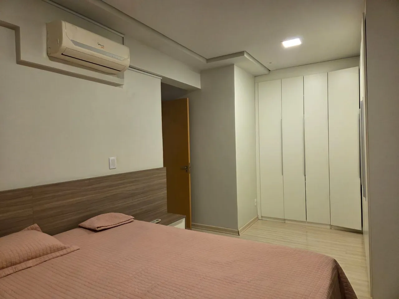 Apartamento Mobiliado de 2 quartos para locação no Brasil Beach