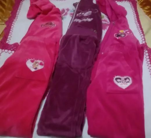 Vendo 3 Conjuntos de menina Tamanho 6 Anos em bom estado 