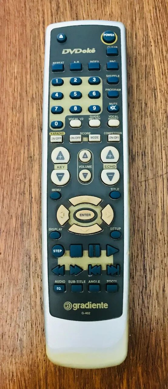 Dvdoke Karaoke Gradiente K40/3 Cinza 127/220v com controle - Usado - Foto 4