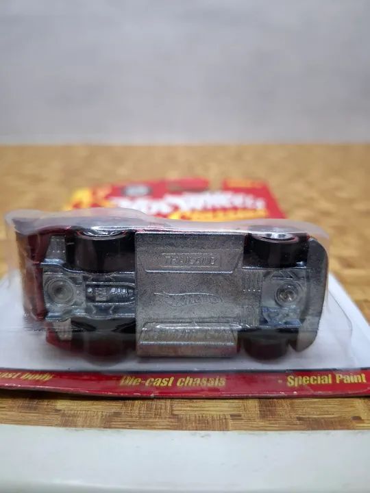HotWheels Classics - Volkswagen Karmann Ghia - Foto 3