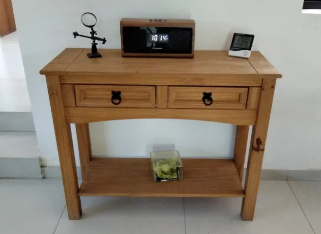 Aparador em pinus, acabamento mel fosco