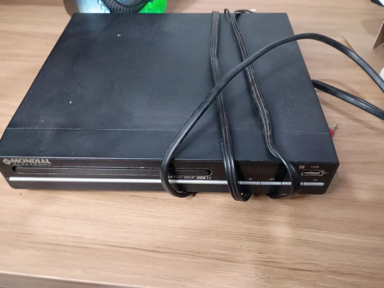 CONSOLE E LEITOR DE DVD COM 600 JOGOS E 2 CONTROLES FUNCIONANDO PERFEITAMENTE  - Foto 2