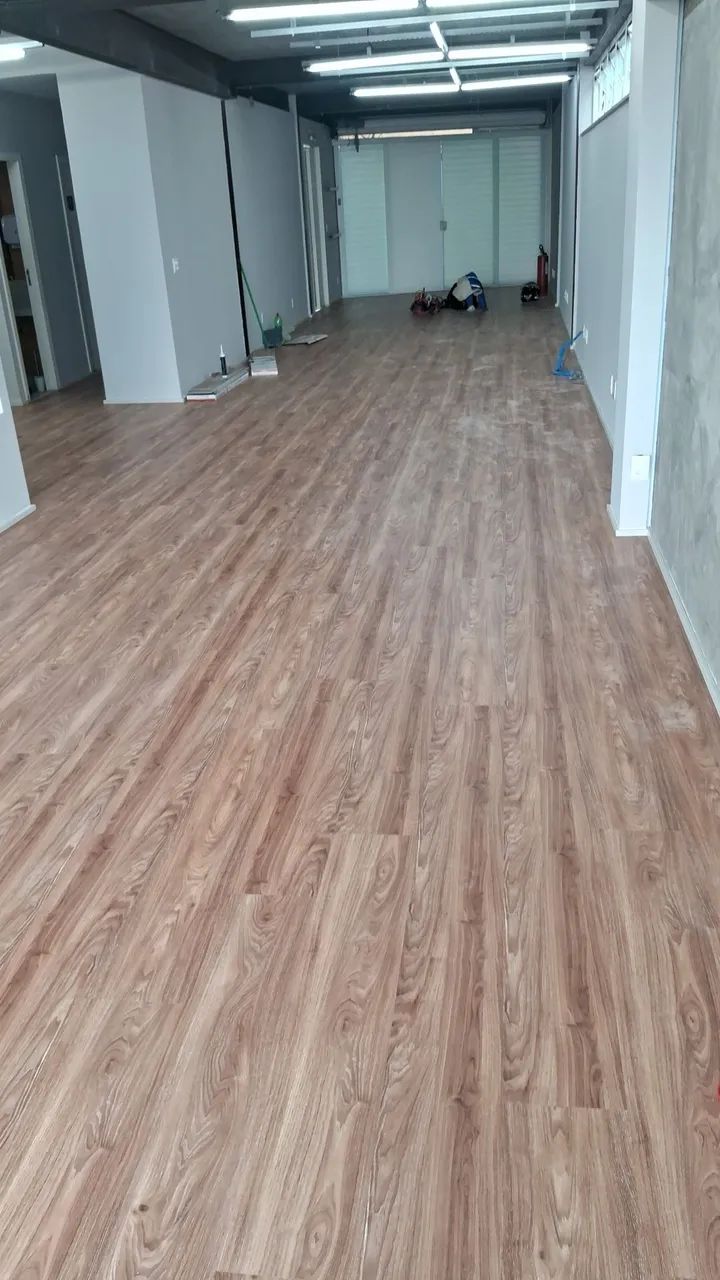 Piso Laminado para Ambientes Modernos - Foto 3