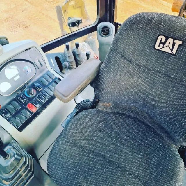 Retroescavadeira Cat 416F2 4x4  2018 - Foto 6