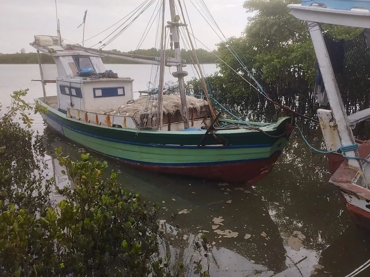 Vendo um Barco de Pesca  - Foto 2